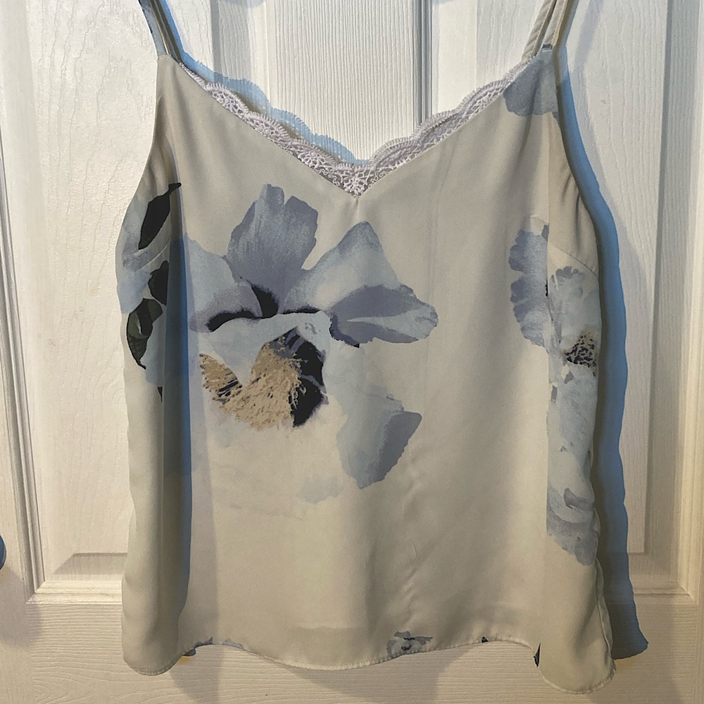 💥3/$30💥 Dynamite Floral Lace Detail Tank Blouse (Small)